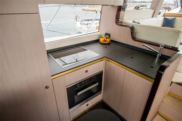 Azimut 55 MAWI — yacht photo 10