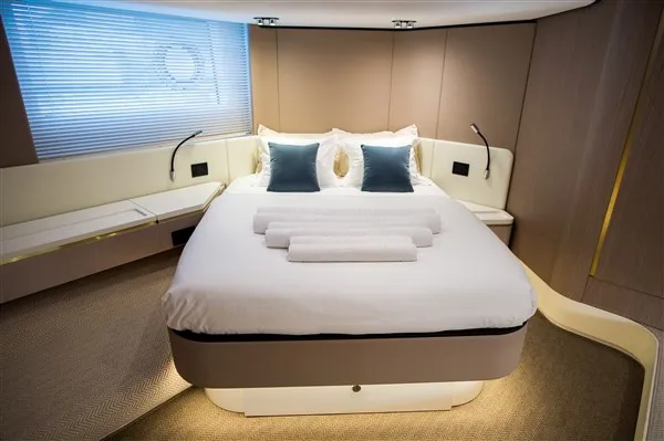 Azimut 55 MAWI — yacht photo 26