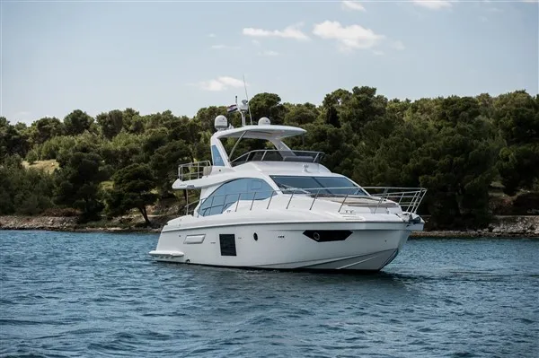 Azimut 55 MAWI — yacht photo 38