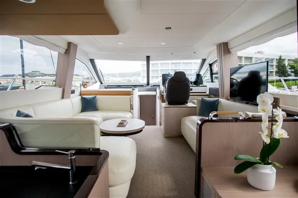 Azimut 55 MAWI — yacht photo 24