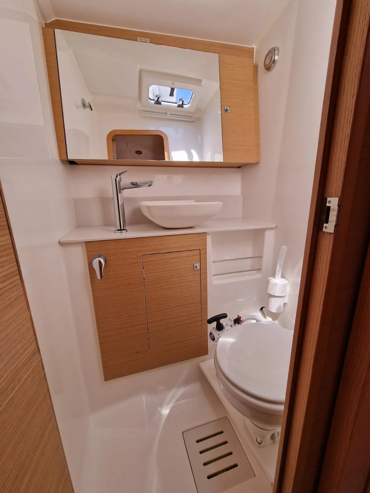 Dufour 520 Grand Large Sirius — yacht photo 12