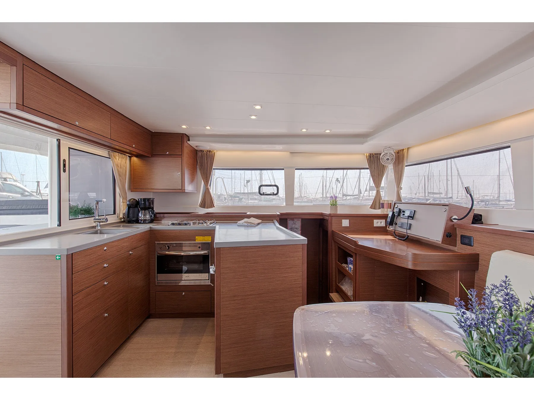 Lagoon 450 Fly Smile — jahifoto 2