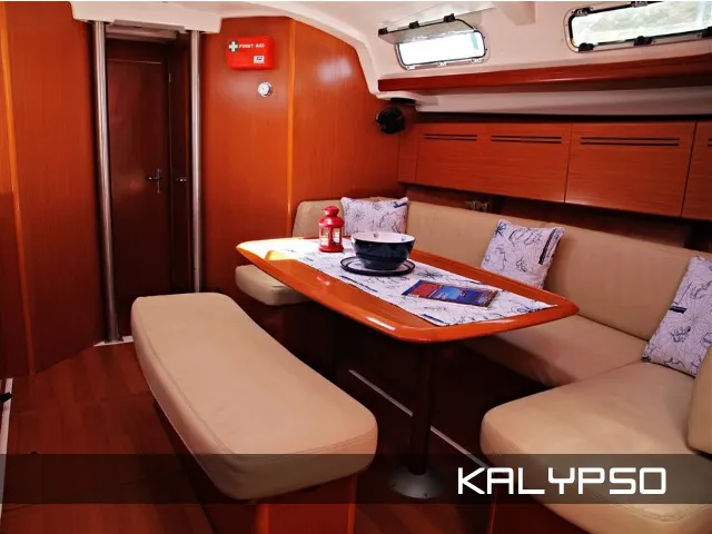Cyclades 43.4 Classic — yacht photo 2