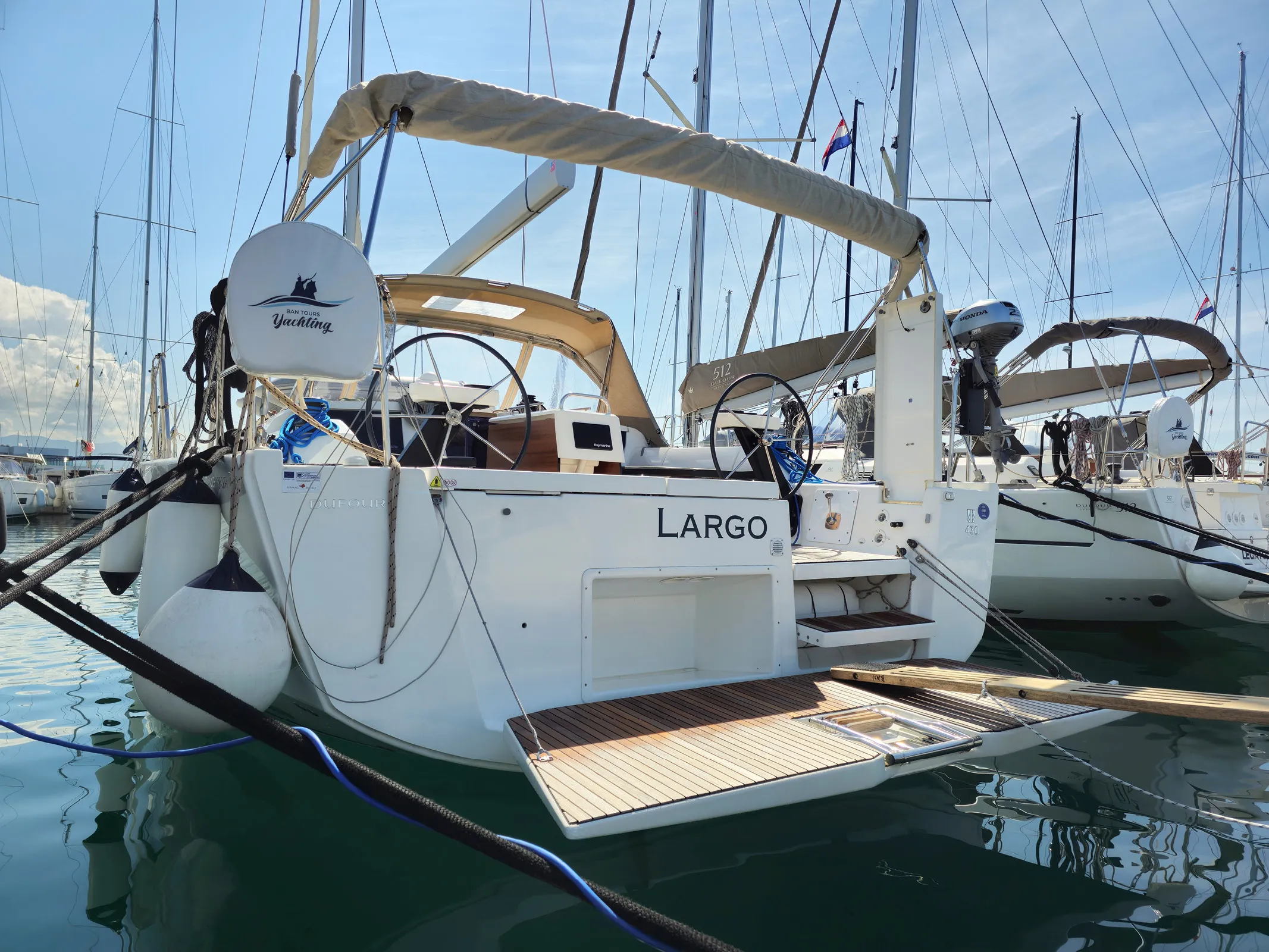 Dufour 430 Largo — фотография яхты 5