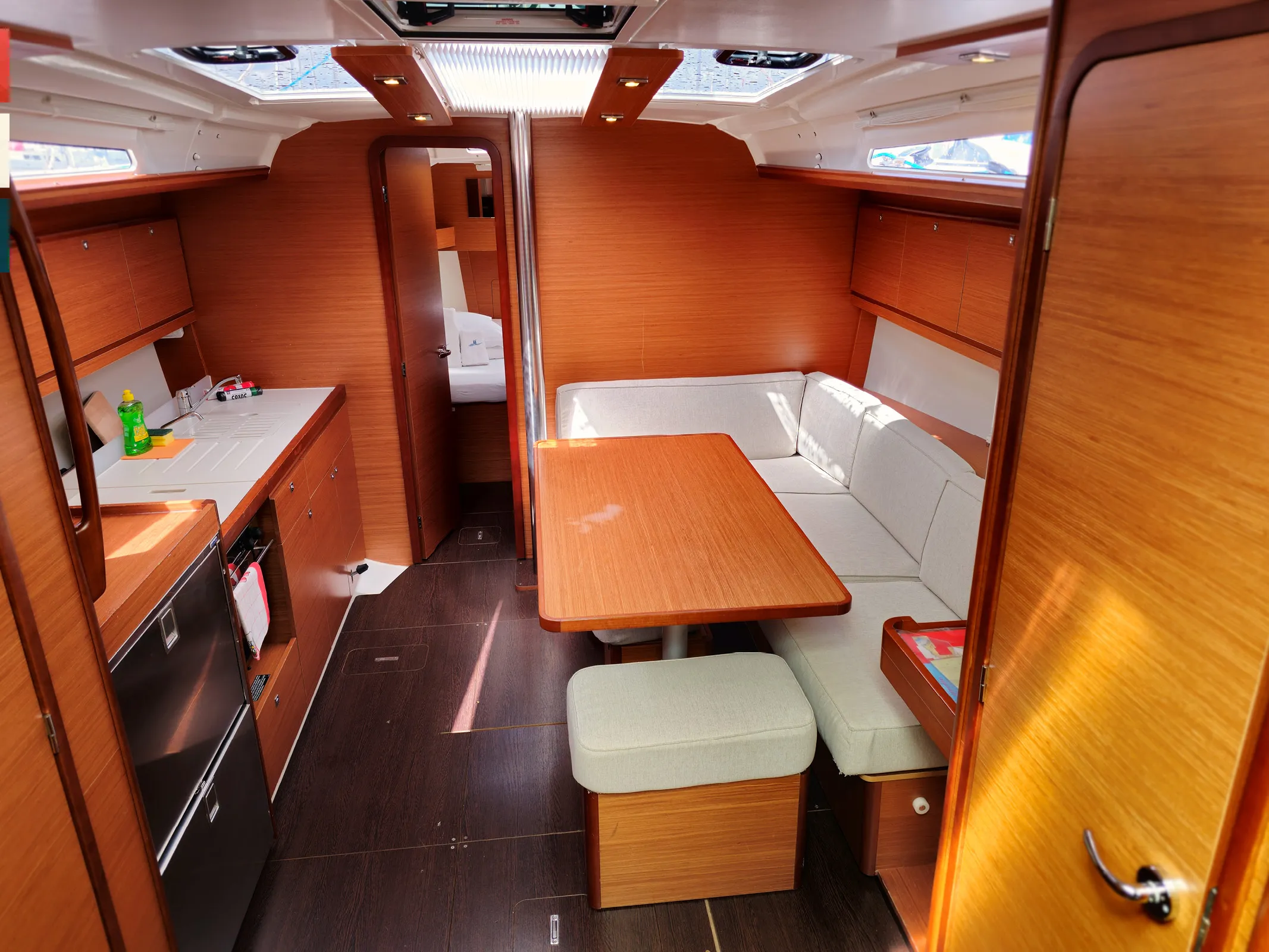 Dufour 390 Grand Large Klara — фотография яхты 2