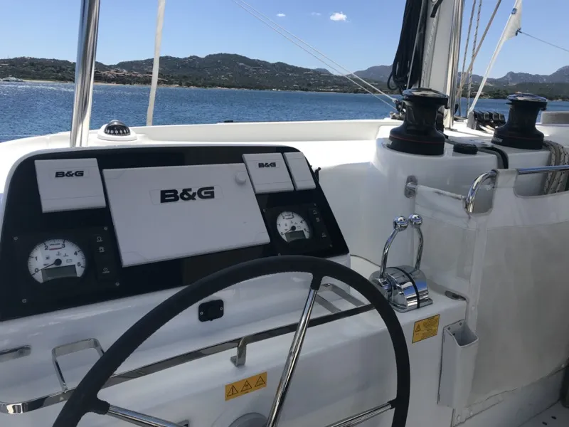 Lagoon 42 Zippiri — fotografia jachty 2