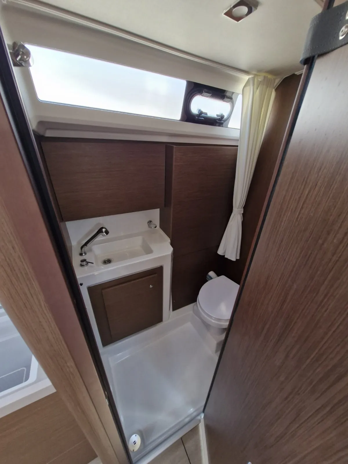 Oceanis 37.1 Agios — фотография яхты 17