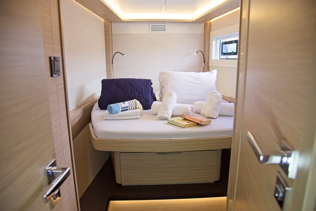 Lagoon 46 DAFNI — Yachtfoto 5