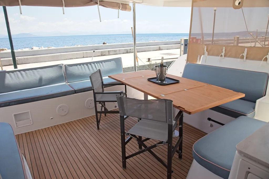 Lagoon 46 DAFNI — Yachtfoto 4