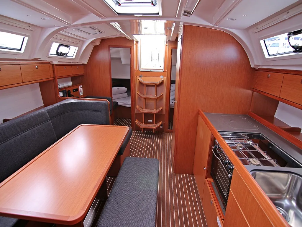Bavaria Cruiser 41 REBECCA — jahtikuva 2