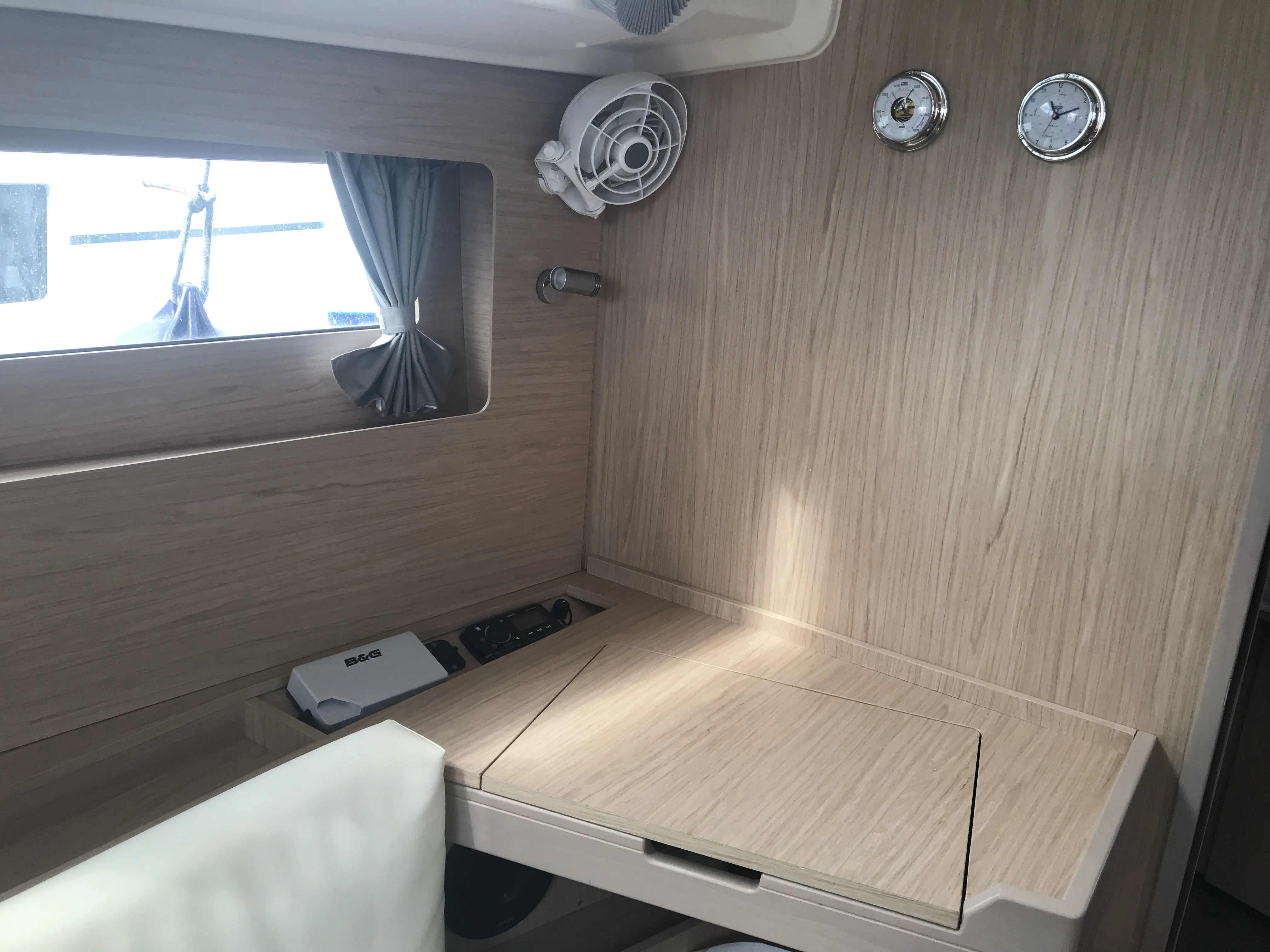 Oceanis 41.1 Achemar — фотография яхты 13
