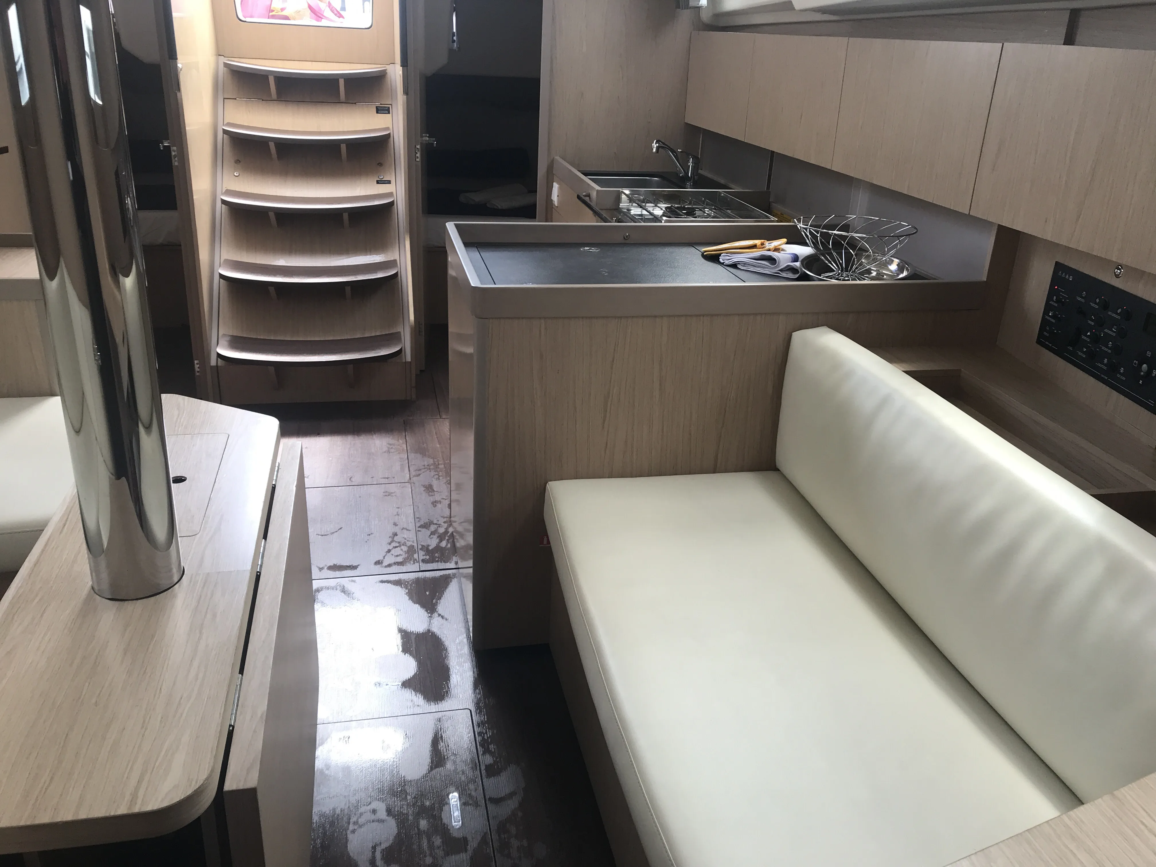 Oceanis 41.1 Achemar — фотография яхты 3