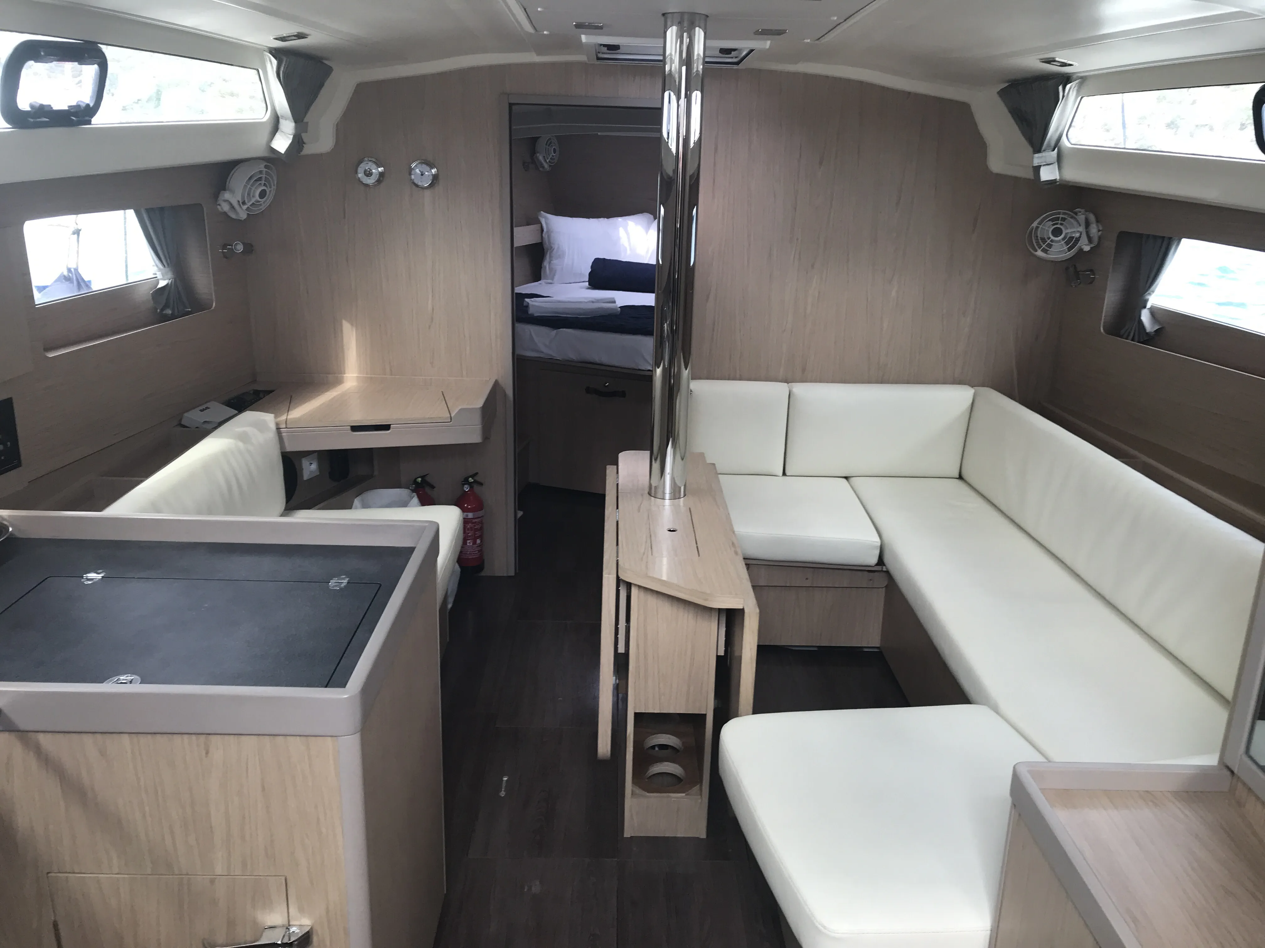 Oceanis 41.1 Achemar — фотография яхты 6