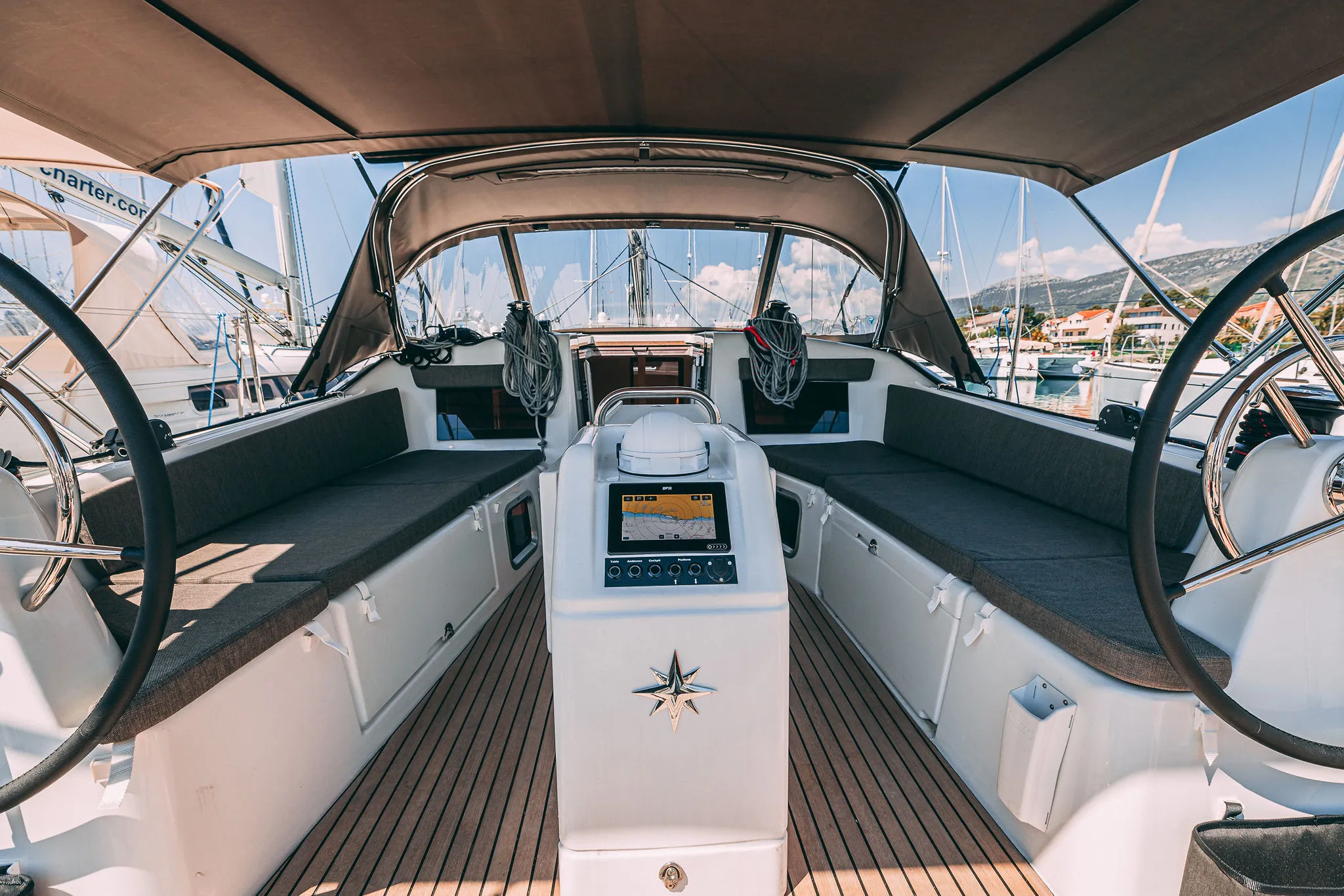 Sun Odyssey 410 Purr — фотография яхты 14