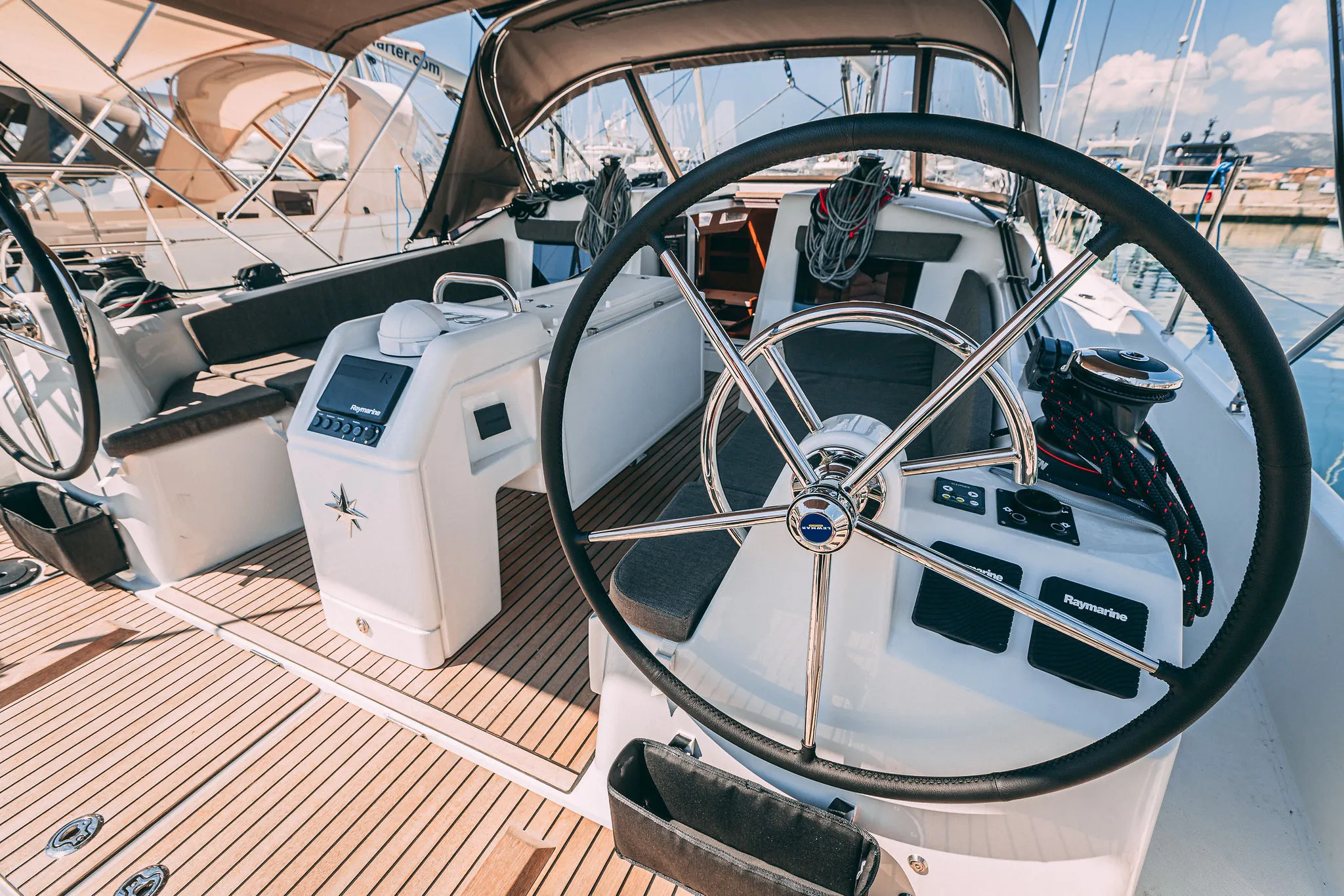 Sun Odyssey 410 Purr — фотография яхты 4