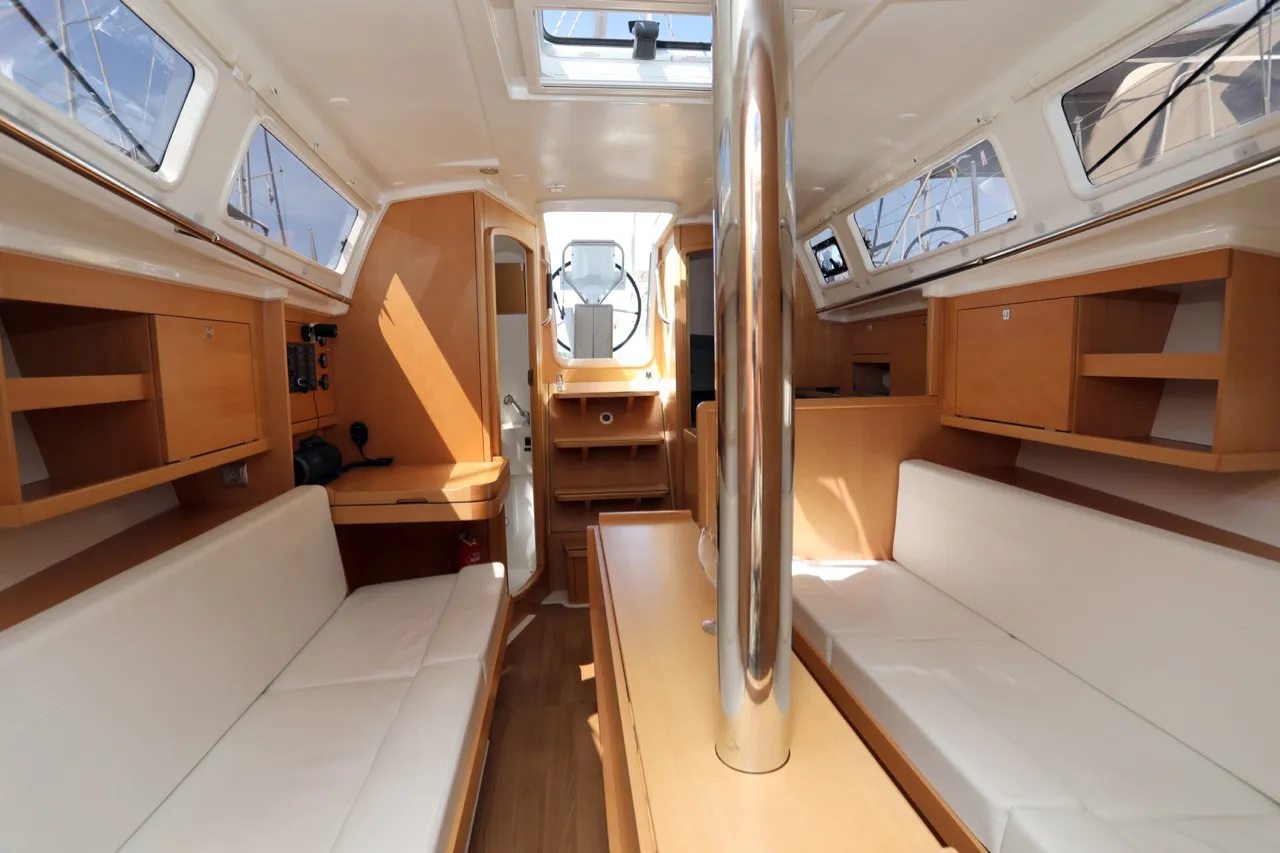 Sun Odyssey 319 Spider Kiss — фотография яхты 2