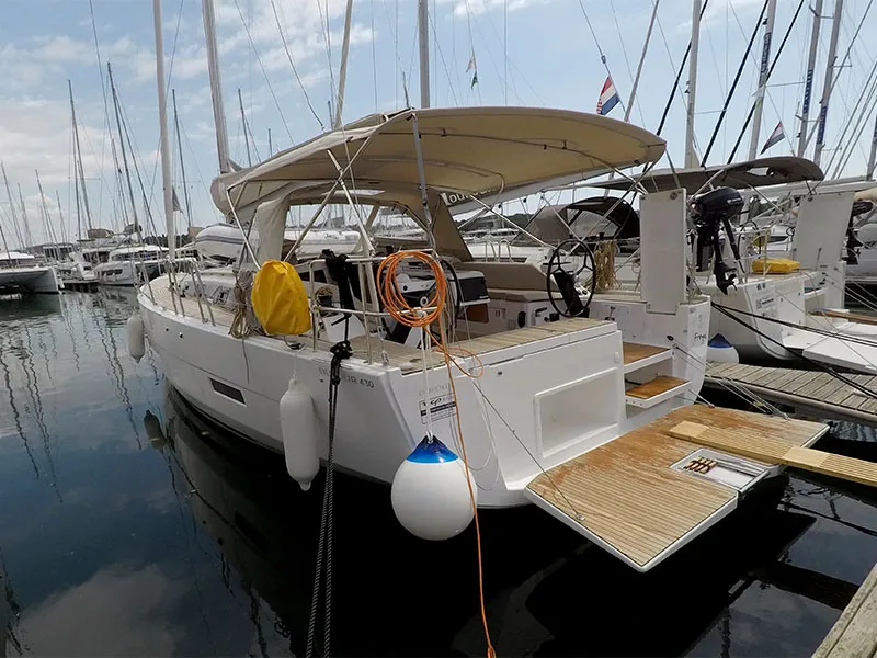 Dufour 430 FREYA — yacht photo 19