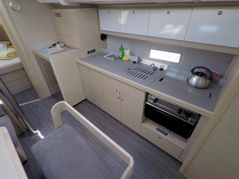 Dufour 430 FREYA — yacht photo 3