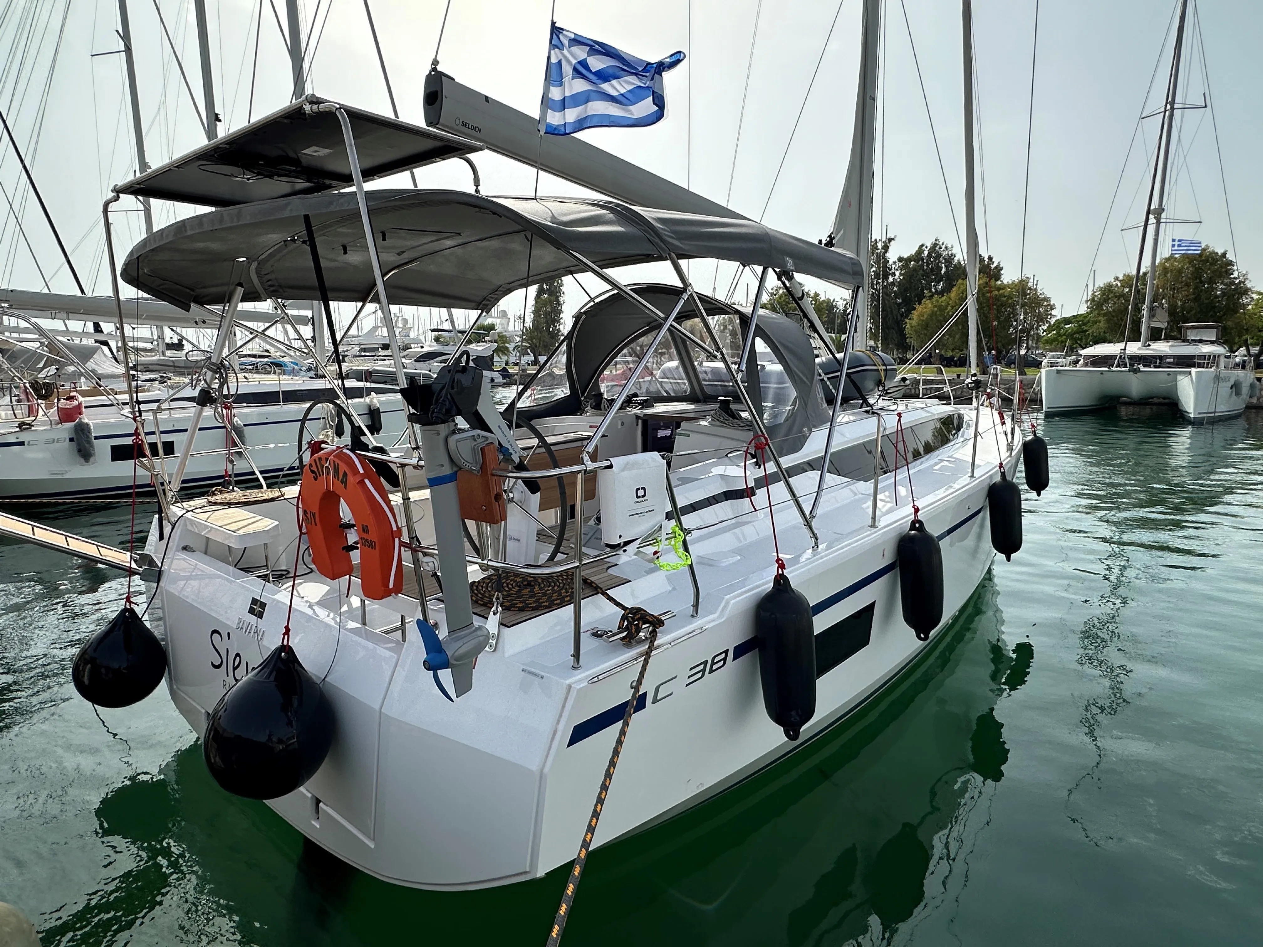 Bavaria C38 S/Y Sienna — jahtikuva 2