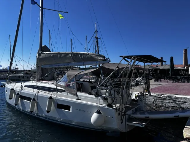 Sun Odyssey 410 Aris — фотография яхты 1