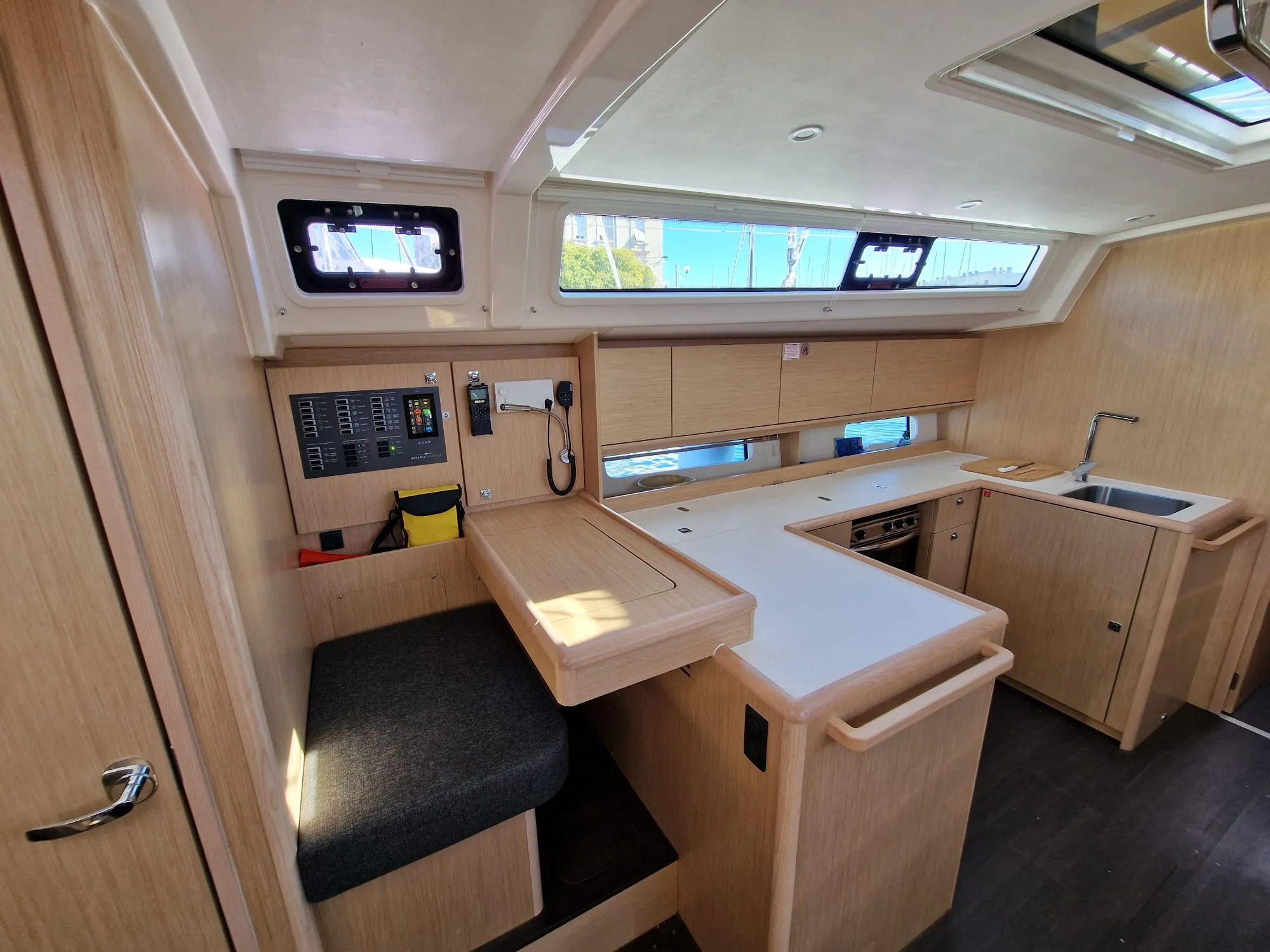 Bavaria C46 Eileen — фотография яхты 3