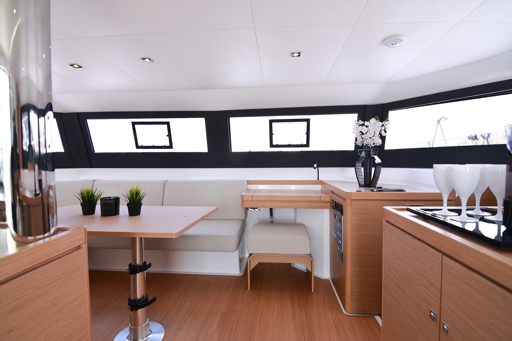 Dufour Catamaran 48 Sea Breeze — фотография яхты 20