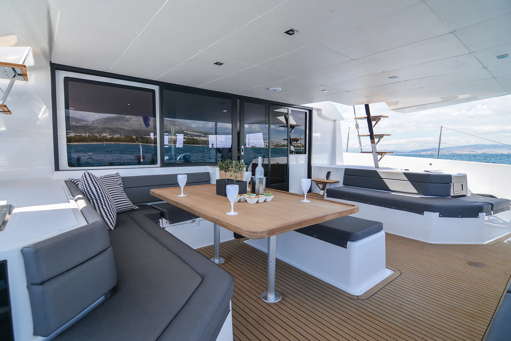 Dufour Catamaran 48 Sea Breeze — фотография яхты 17