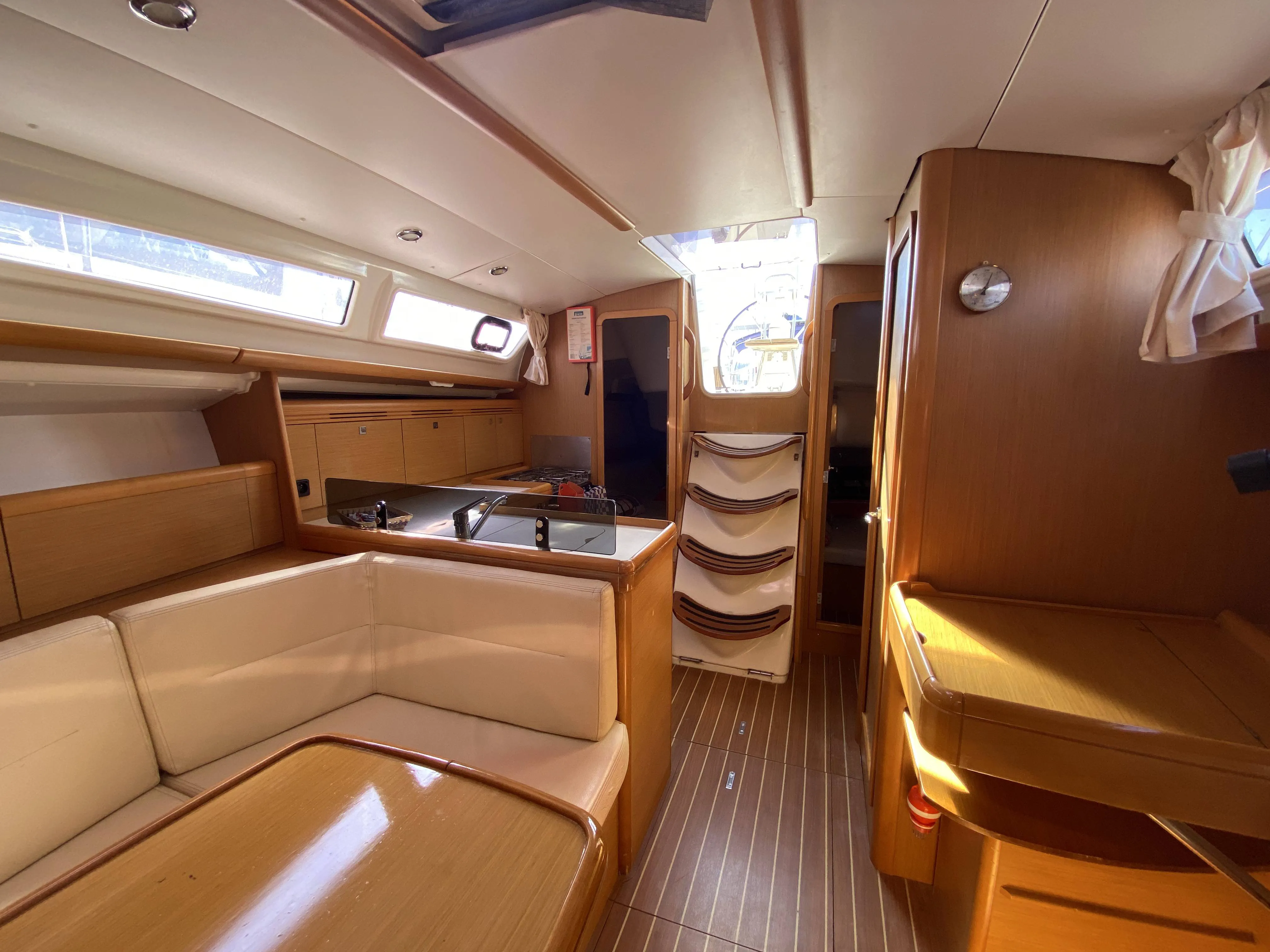 Sun Odyssey 36i Blue Sky — снимка на яхтата 5