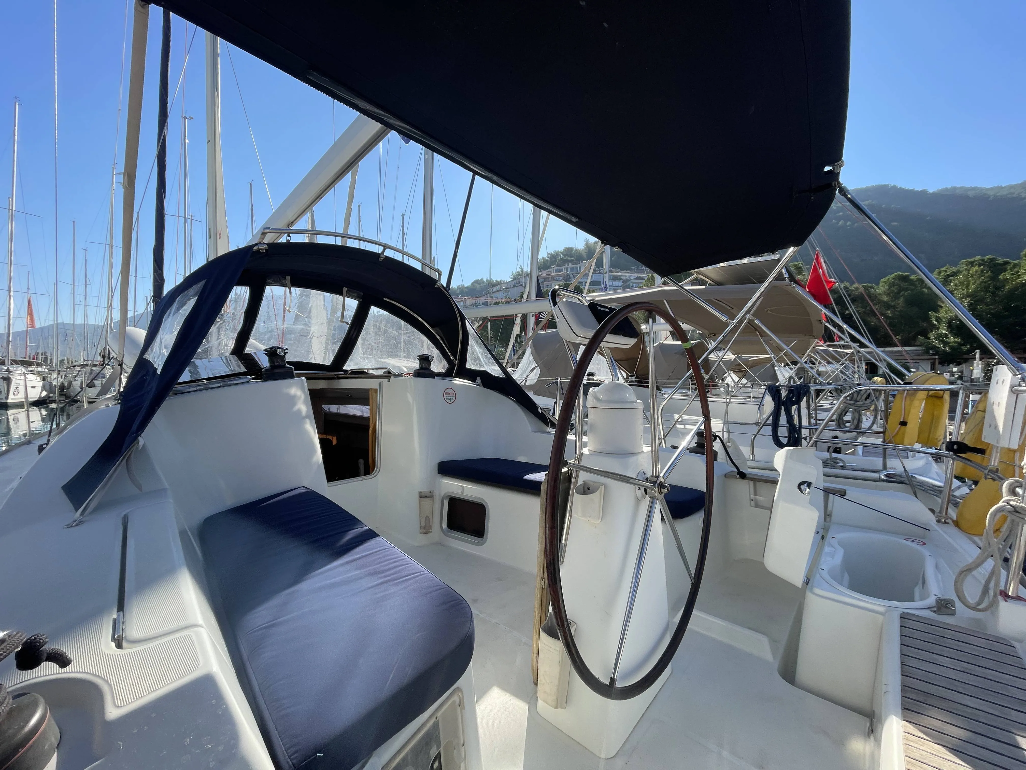 Sun Odyssey 36i Blue Sky — снимка на яхтата 16