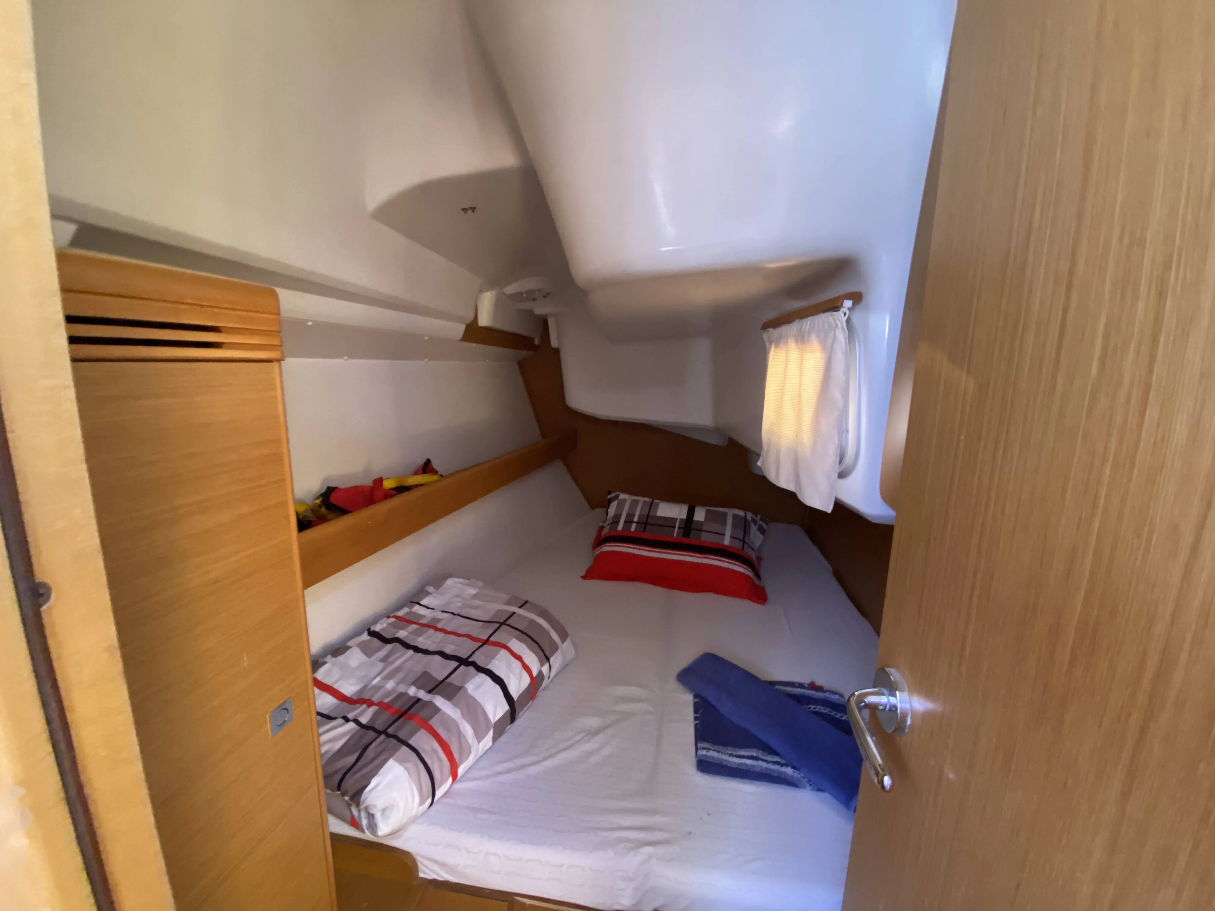 Sun Odyssey 36i Blue Sky — снимка на яхтата 2