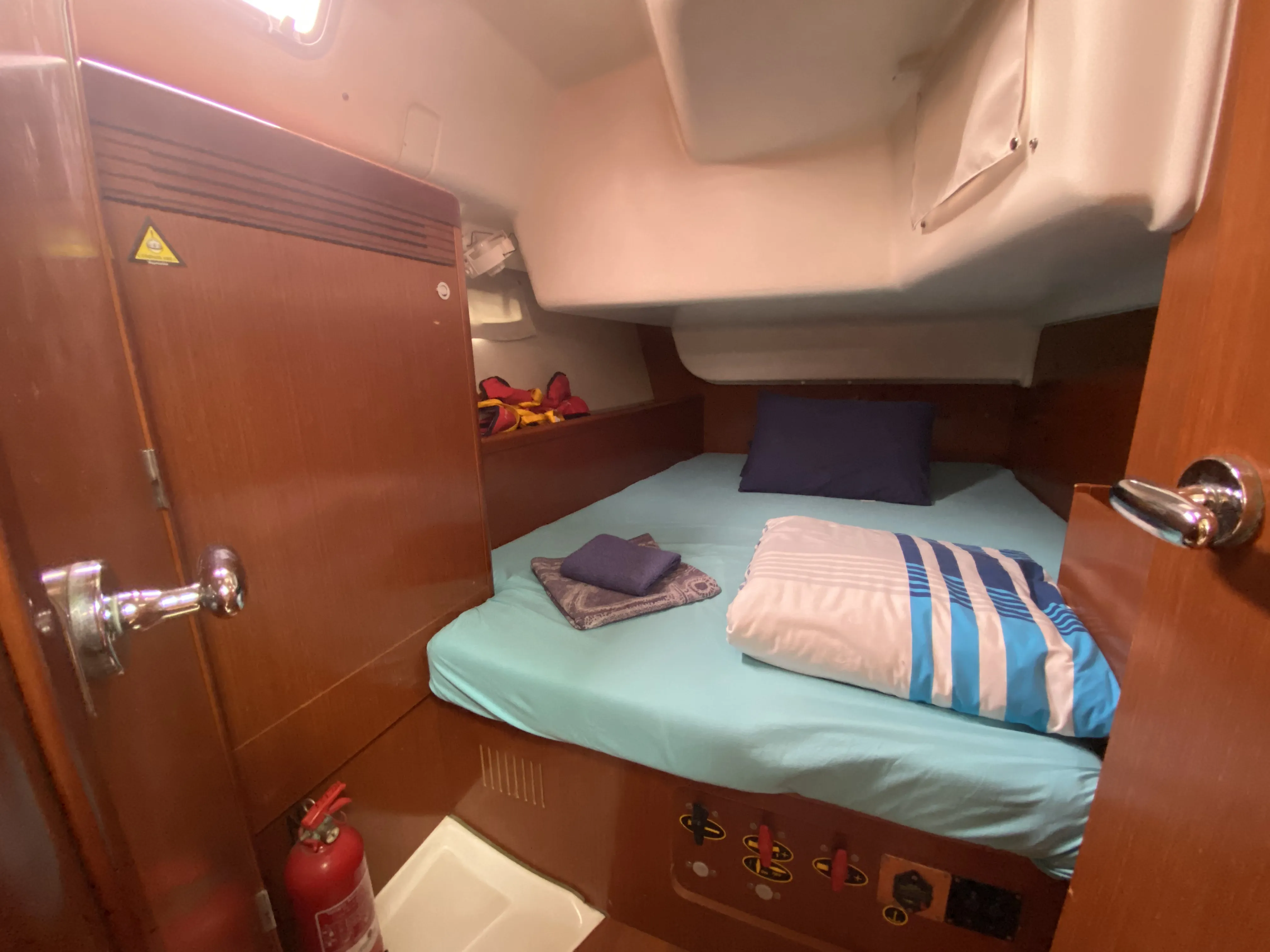 Oceanis 43 Bliss — фотография яхты 15