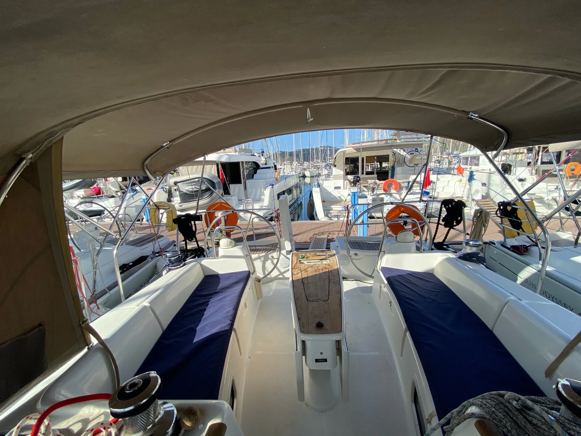 Oceanis 43 Bliss — фотография яхты 2