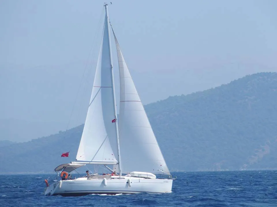 Oceanis 37 Glen Rosa — фотография яхты 5