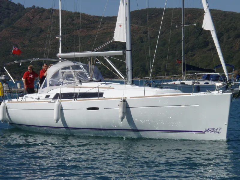 Oceanis 37 Glen Rosa — фотография яхты 9