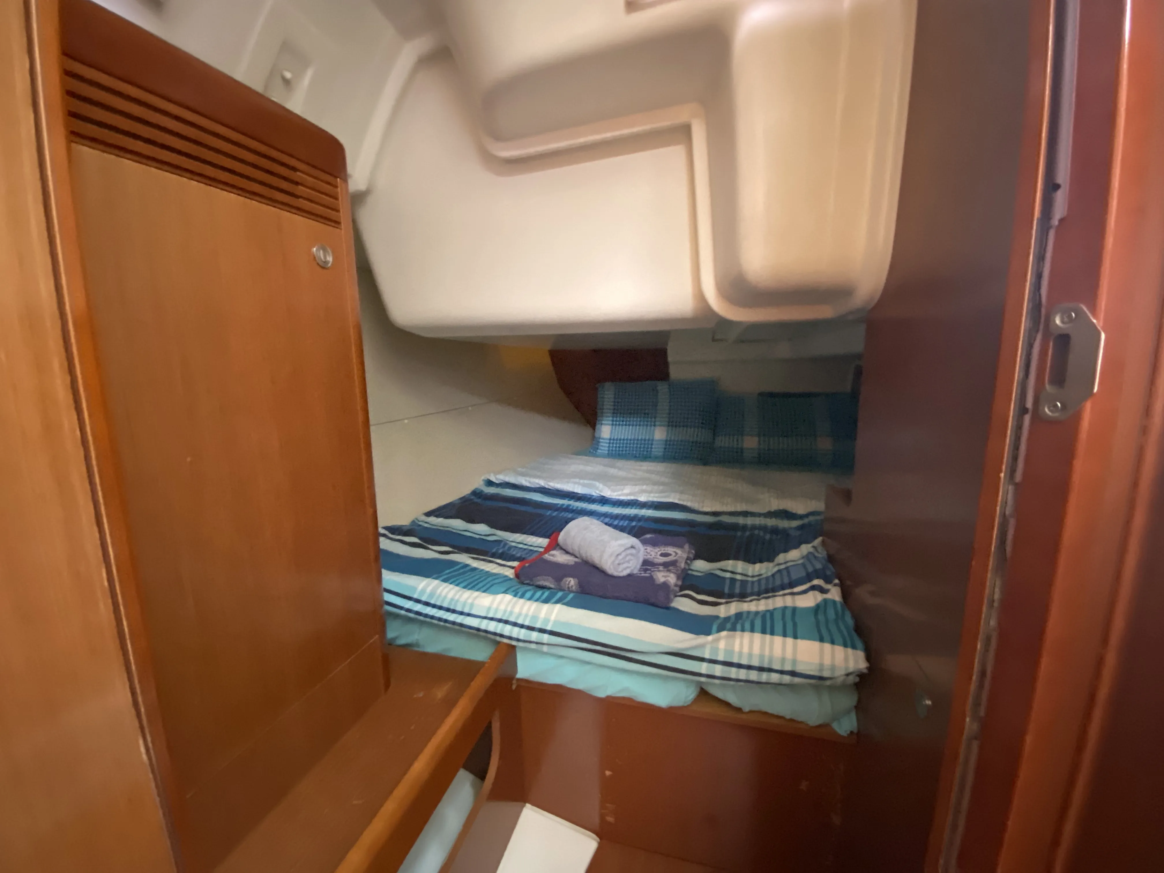 Oceanis 37 Glen Rosa — фотография яхты 10