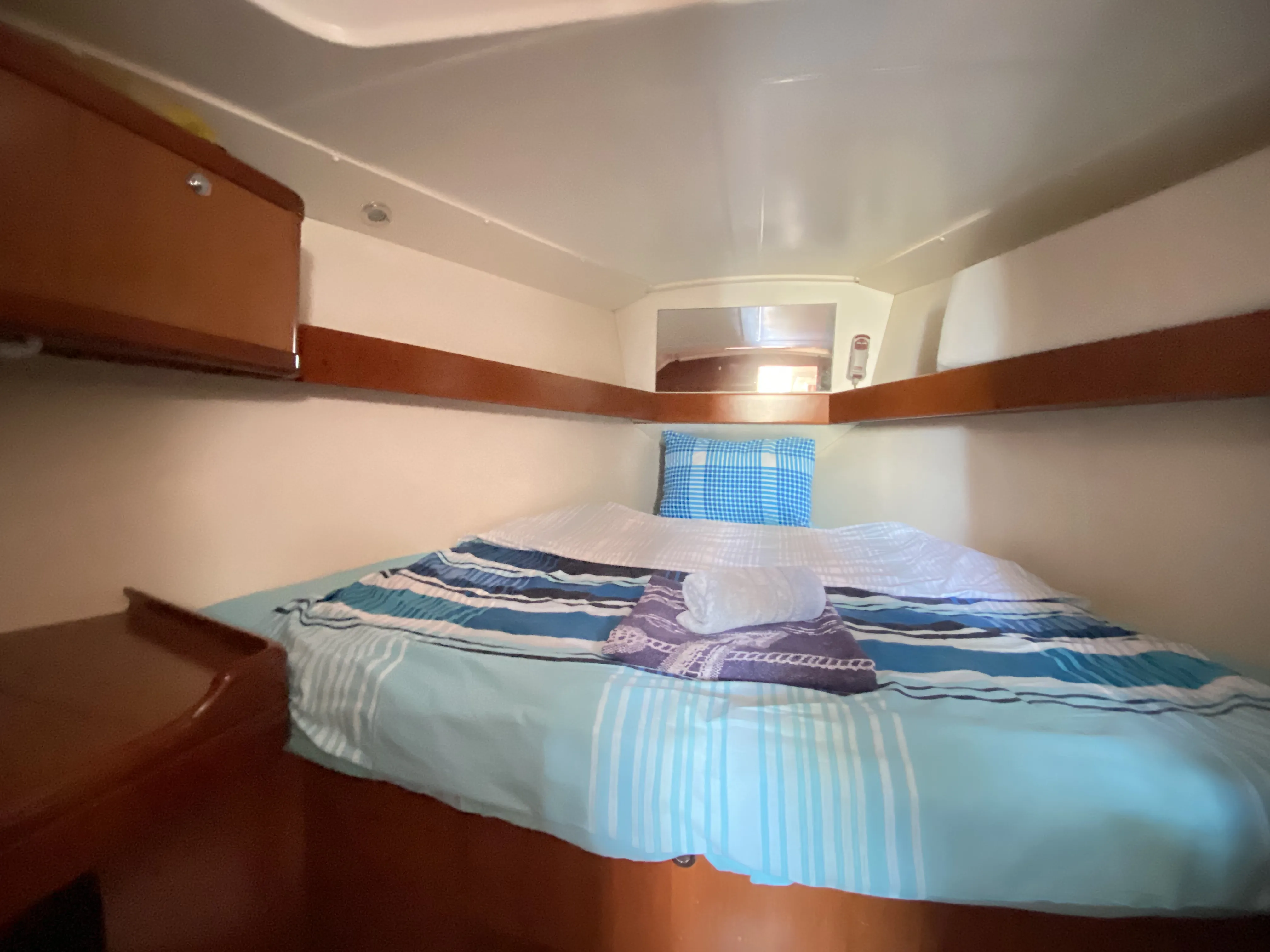 Oceanis 37 Glen Rosa — фотография яхты 8