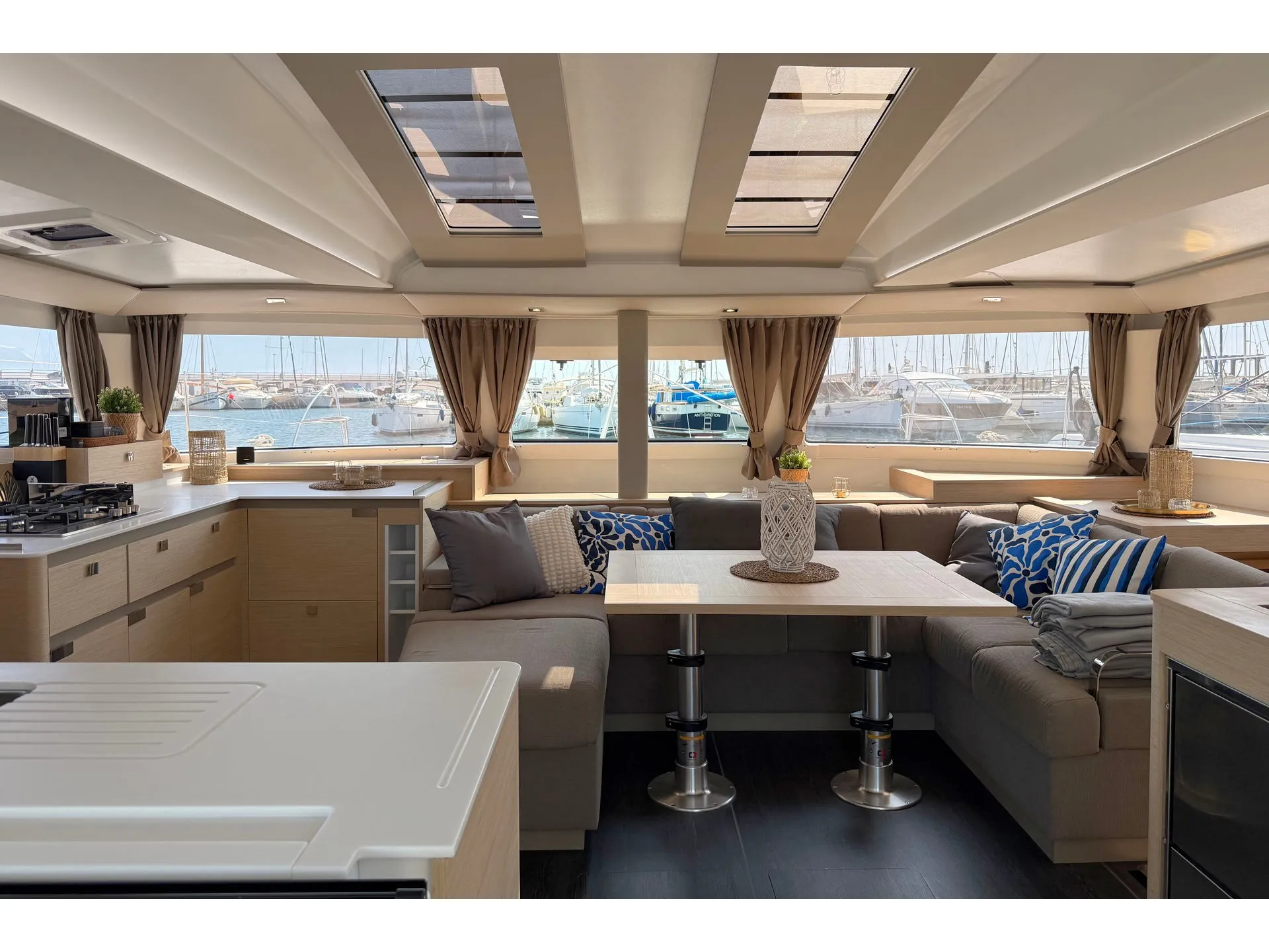Elba 45 Yara — yacht photo 3
