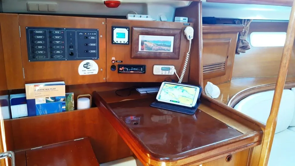 Oceanis 393 Škuribanda (refit: 2026, new engine and solar panels) — fotografia jachty 7
