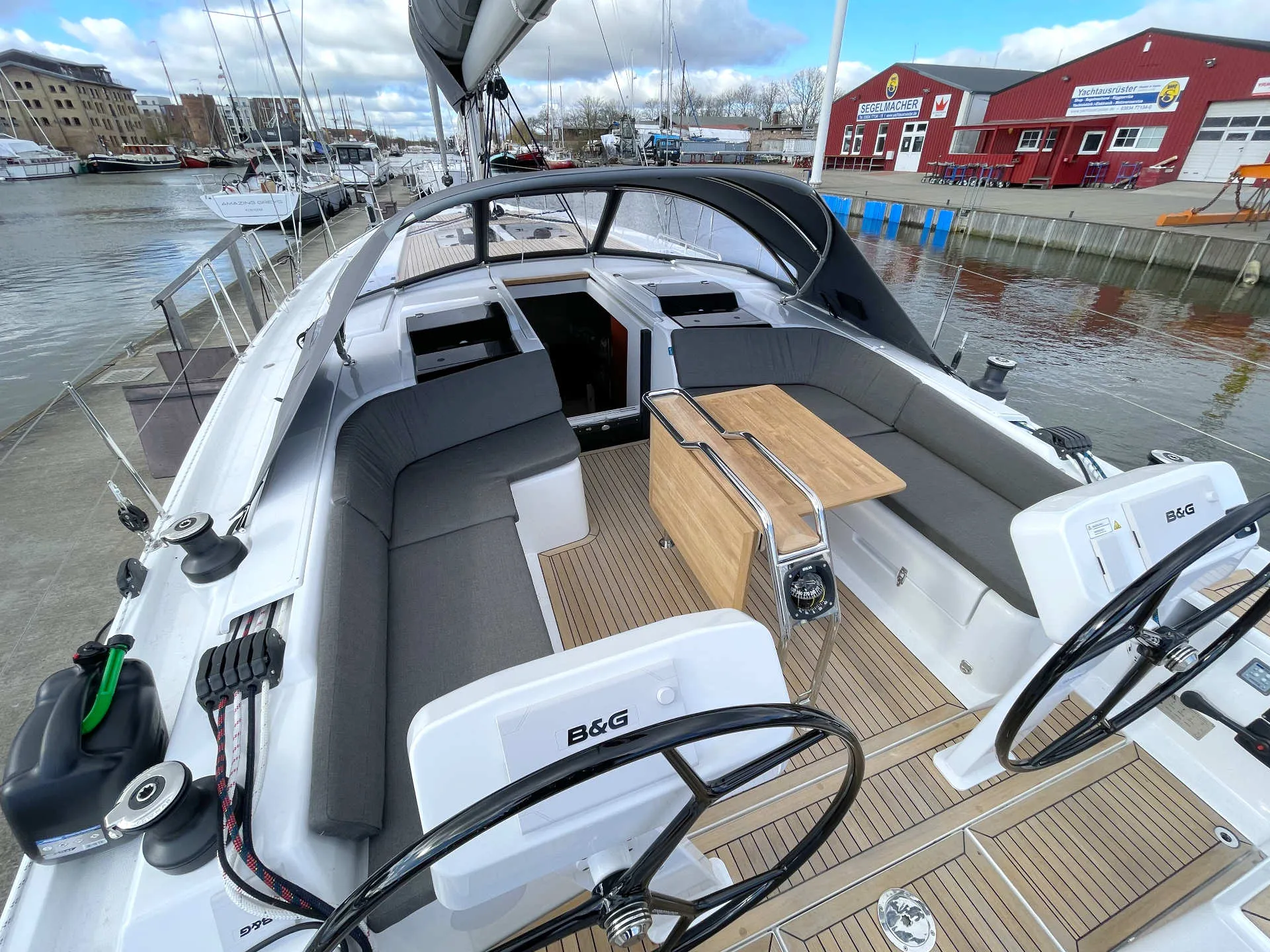 Hanse 458 Namaka Elua — фотография яхты 24