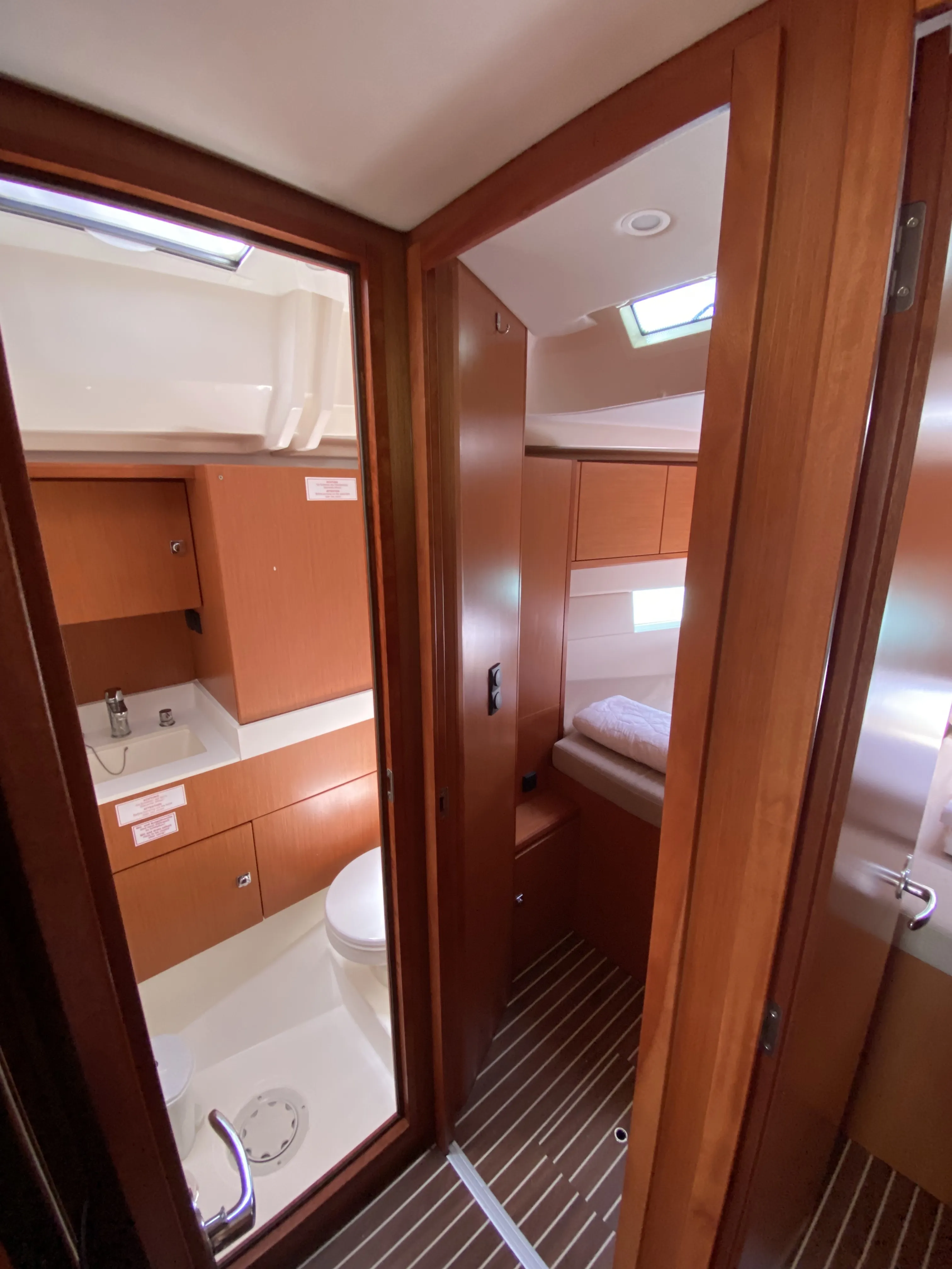 Bavaria C45 Atokos (Pax 9) — jahtikuva 2