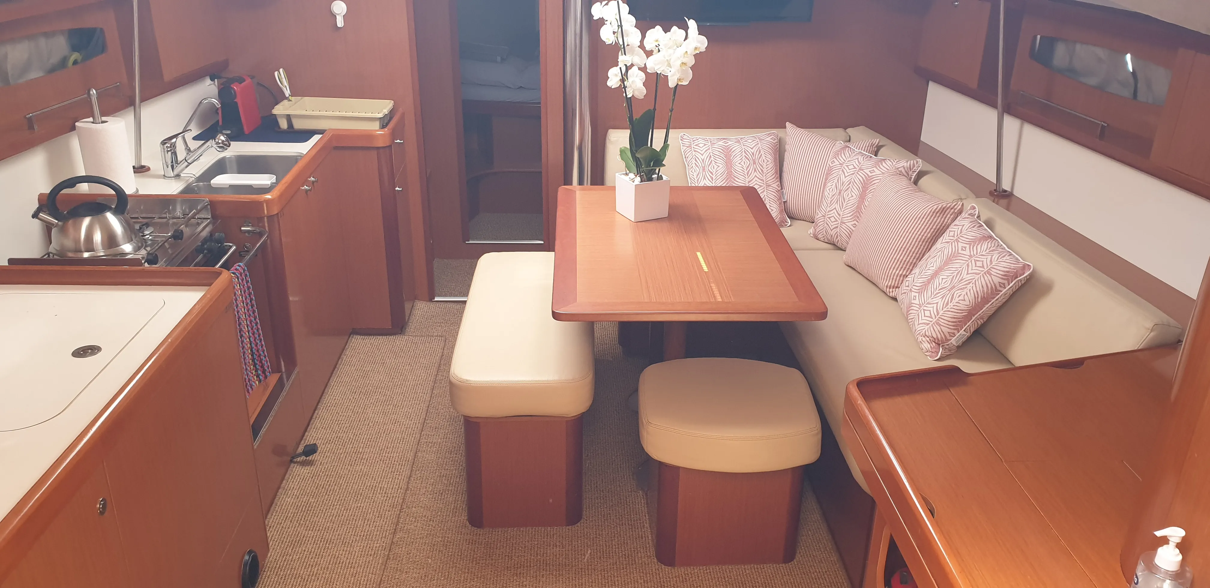 Oceanis 46 Sail La vie — yacht photo 2