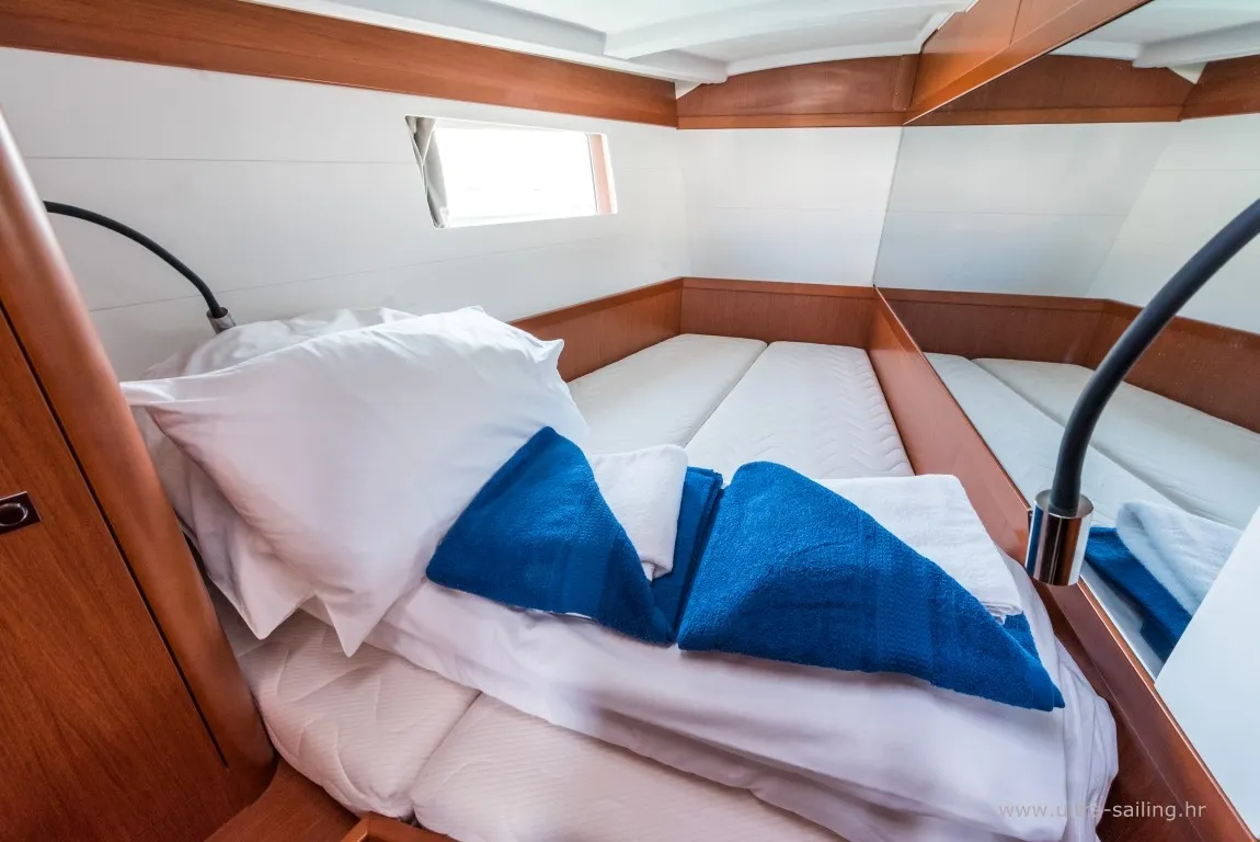 Oceanis 48 FLOU — foto dello yacht n. 2