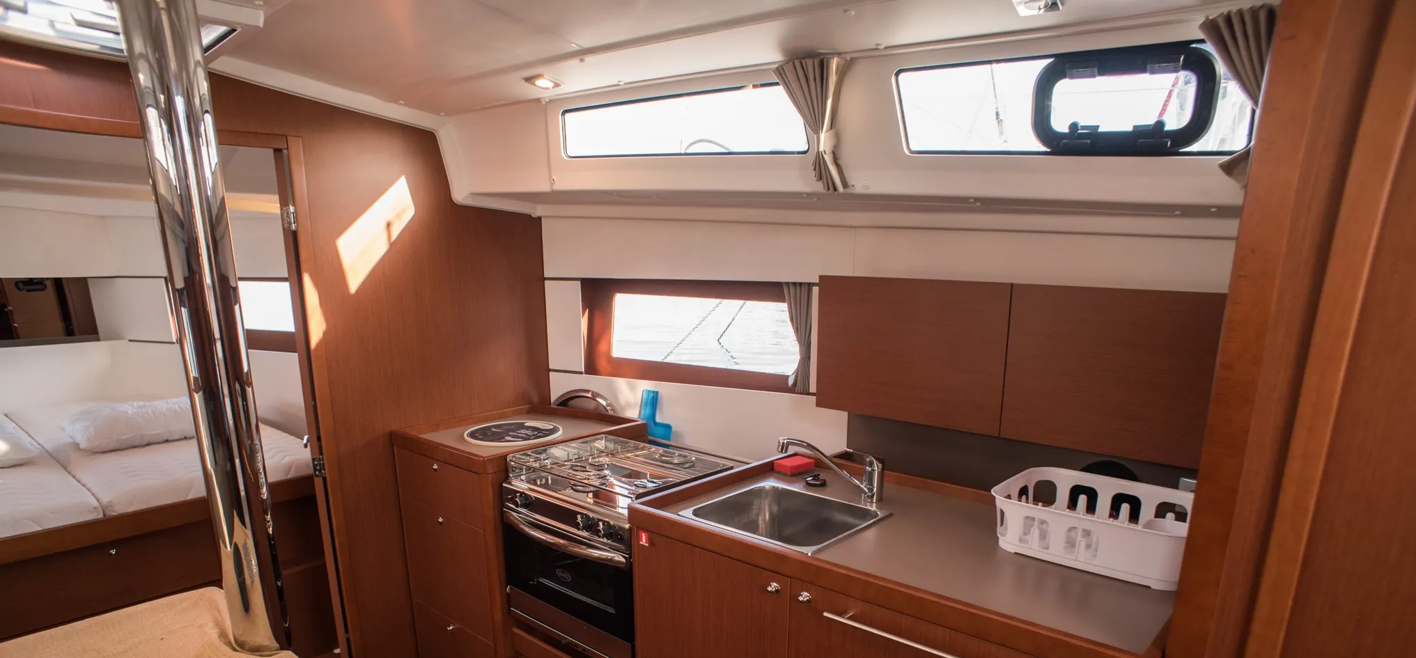 Oceanis 38.1 SIRINA "Sails 2025" — foto dello yacht n. 5