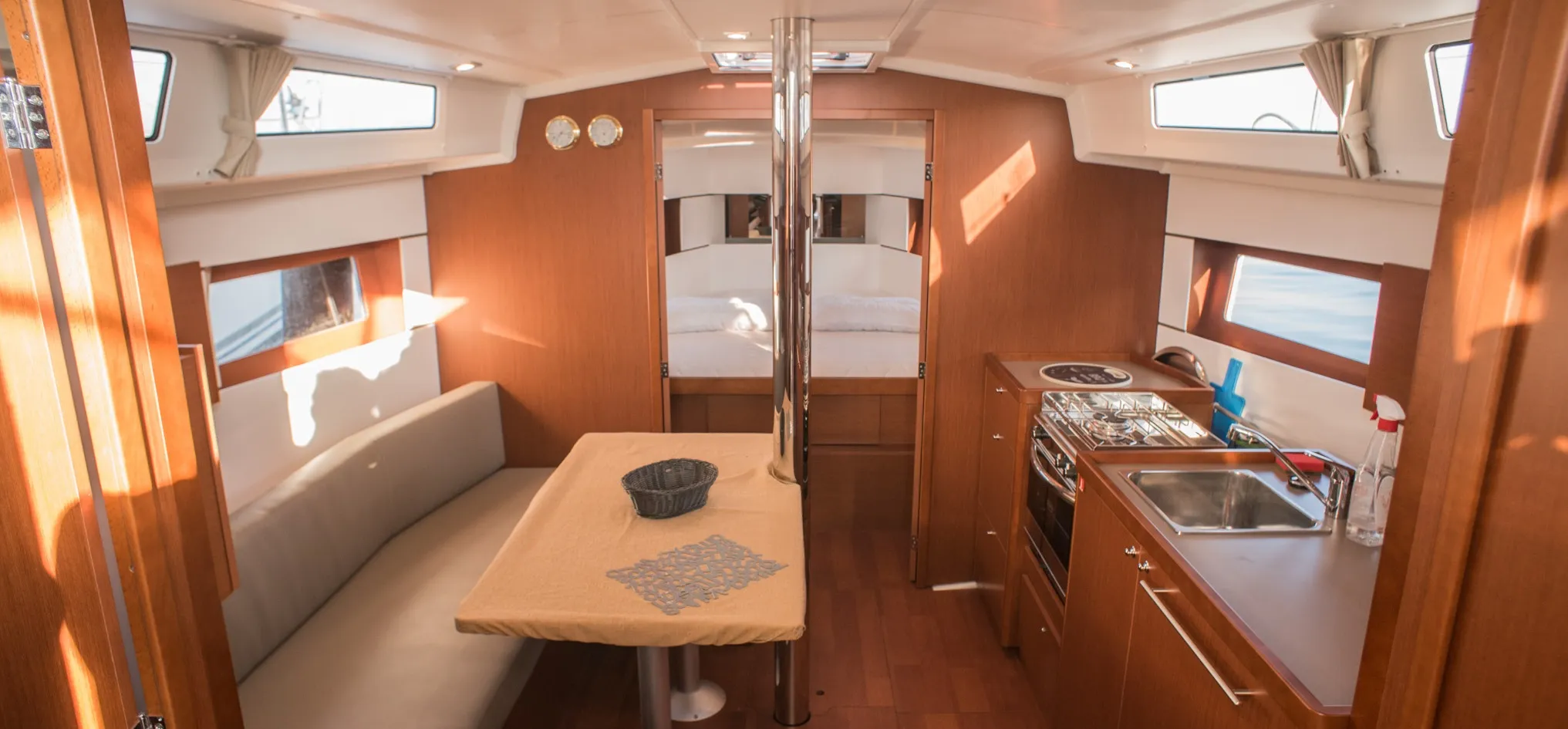 Oceanis 38.1 SIRINA "Sails 2025" — foto dello yacht n. 6