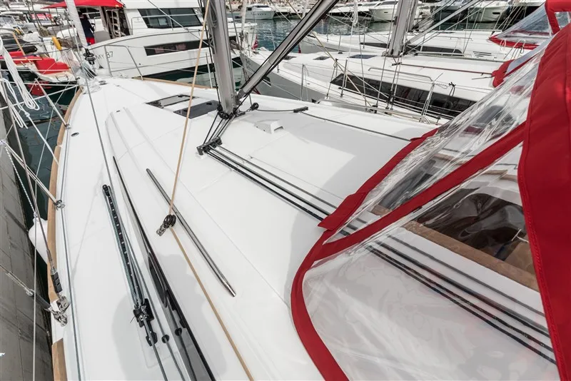 Oceanis 38.1 MAJANO — fotografia jachty 2