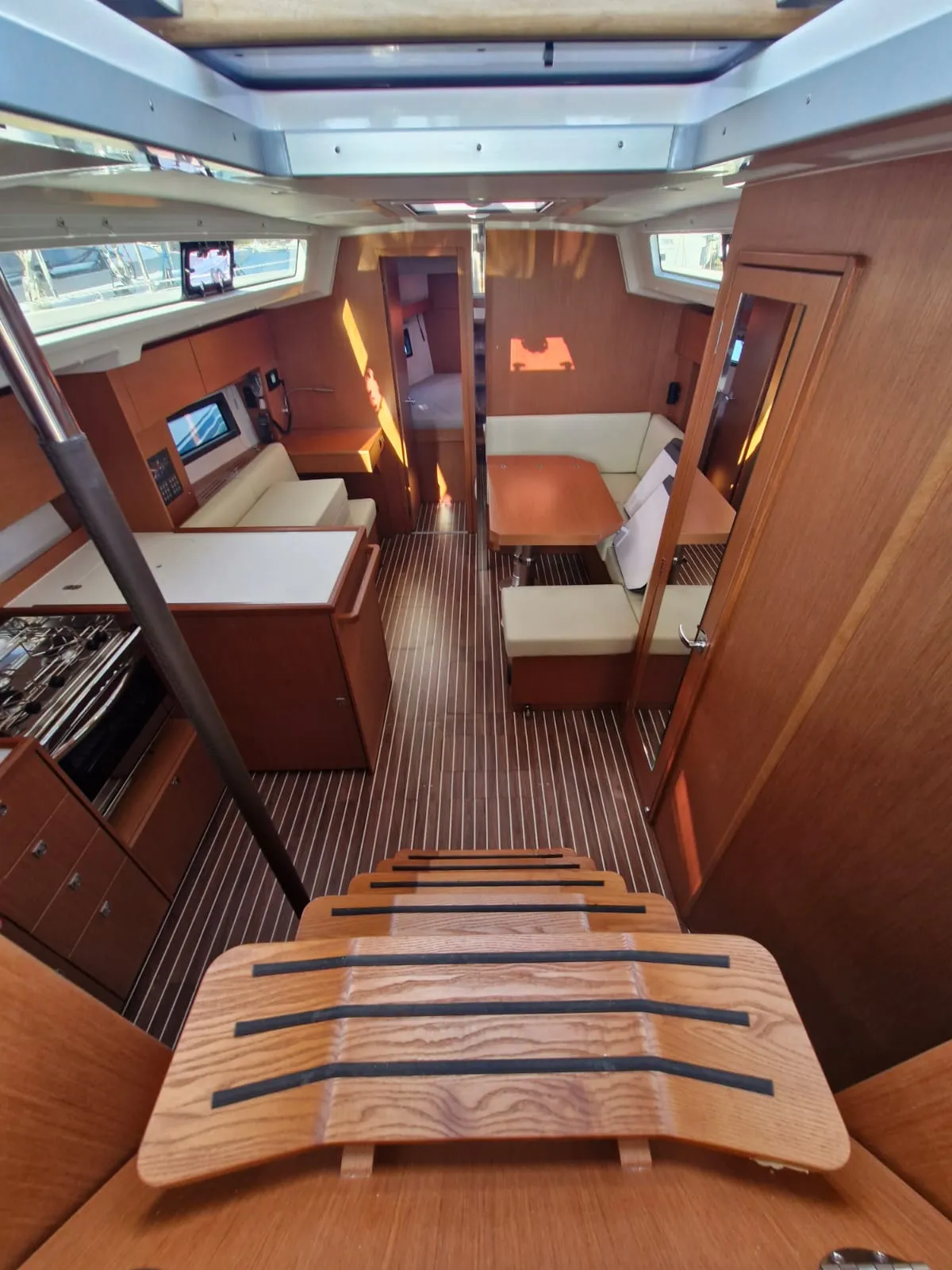 Bavaria 38 Cruiser Williams — фотография яхты 4