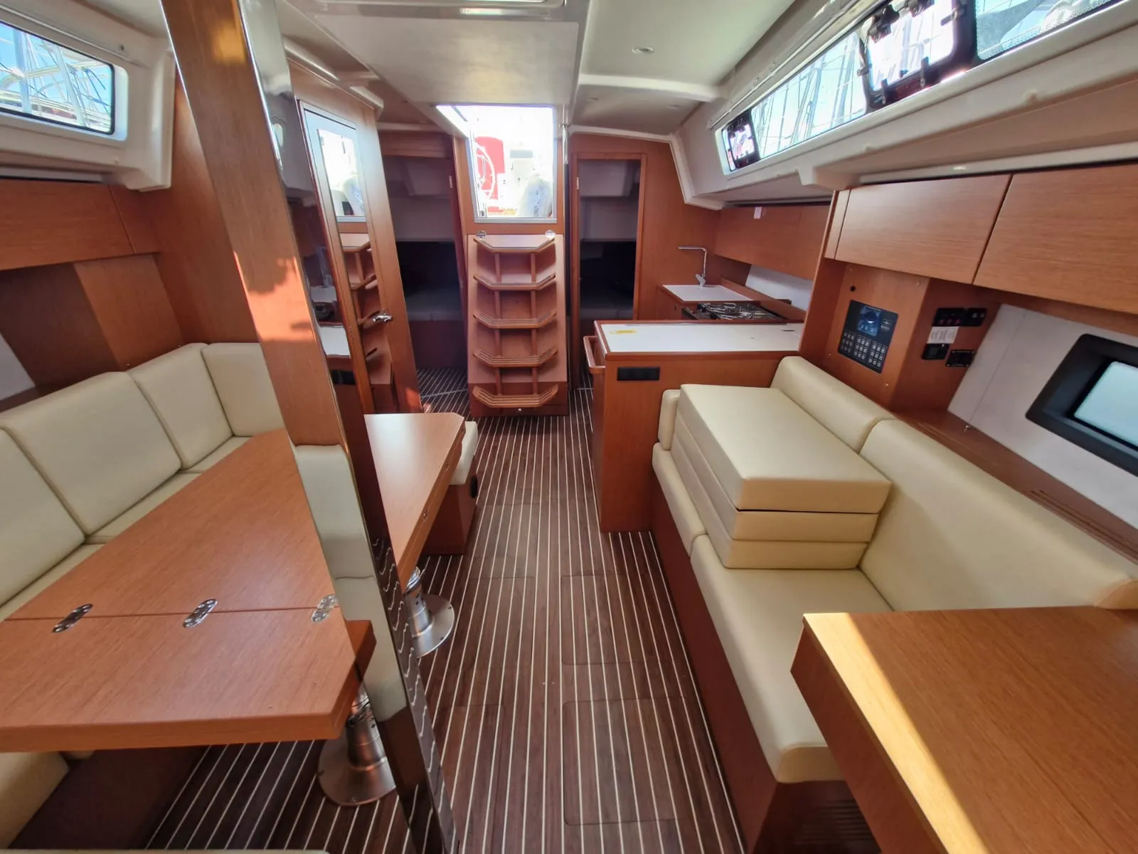 Bavaria 38 Cruiser Williams — фотография яхты 13