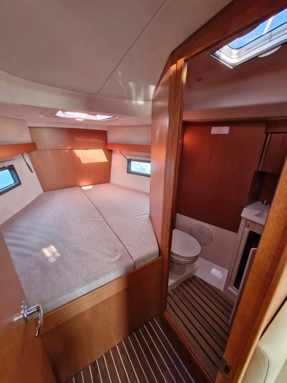 Bavaria 38 Cruiser Williams — фотография яхты 9