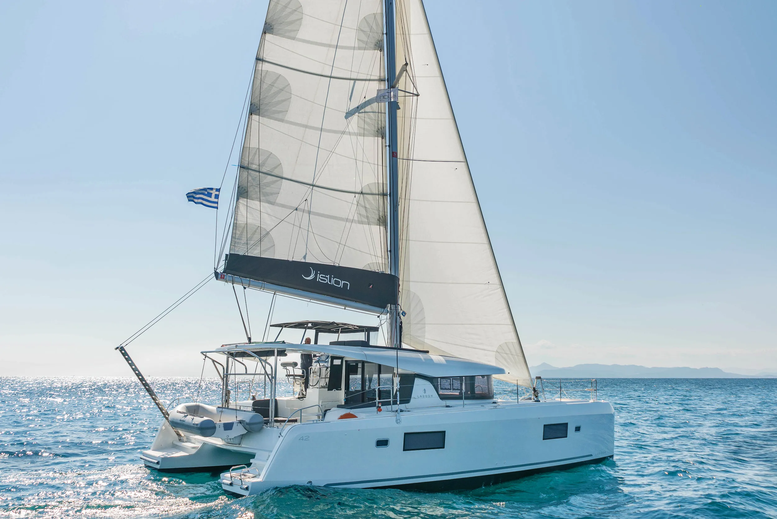 Lagoon 42 Wind Whisper — фотография яхты 20