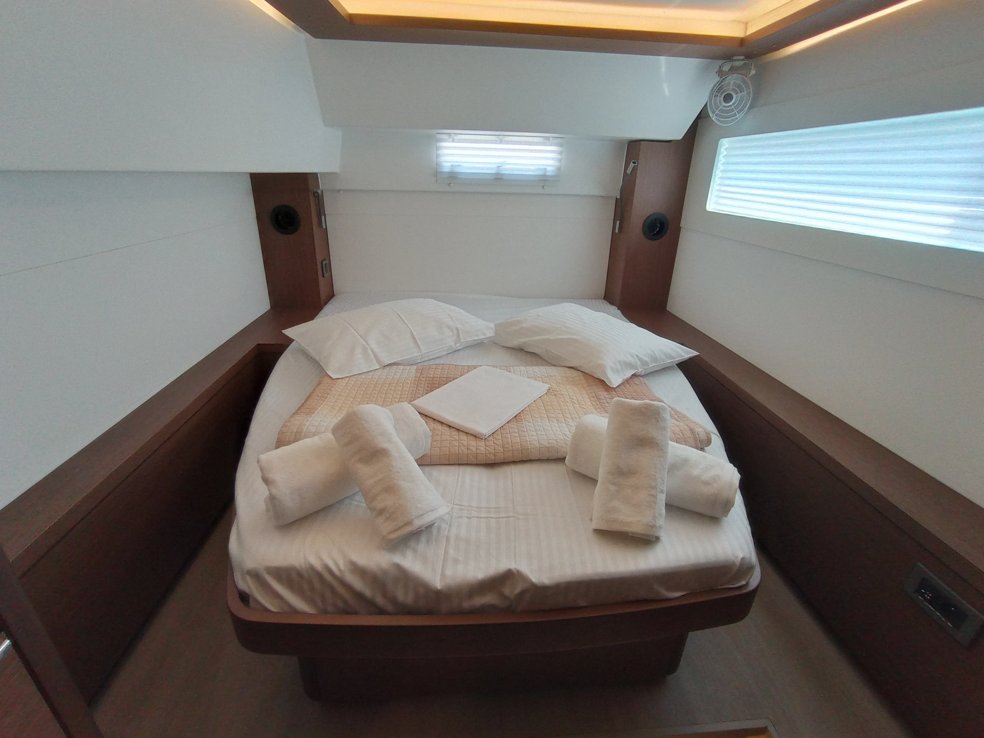 Lagoon 46 KALISI MOU (air condition, generator, water maker) _Skippered Only_ — фотография яхты 11
